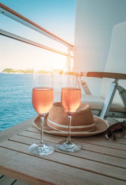 luxury-drink-on-table-of-cruise